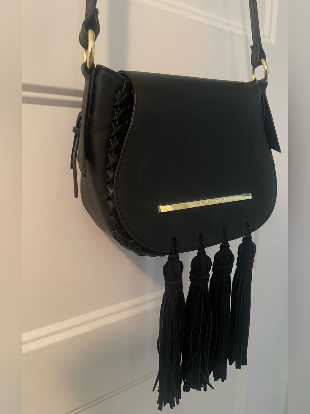 EUC Steve Madden Black Crossbody Saddle Bag with Fringe Tassels
